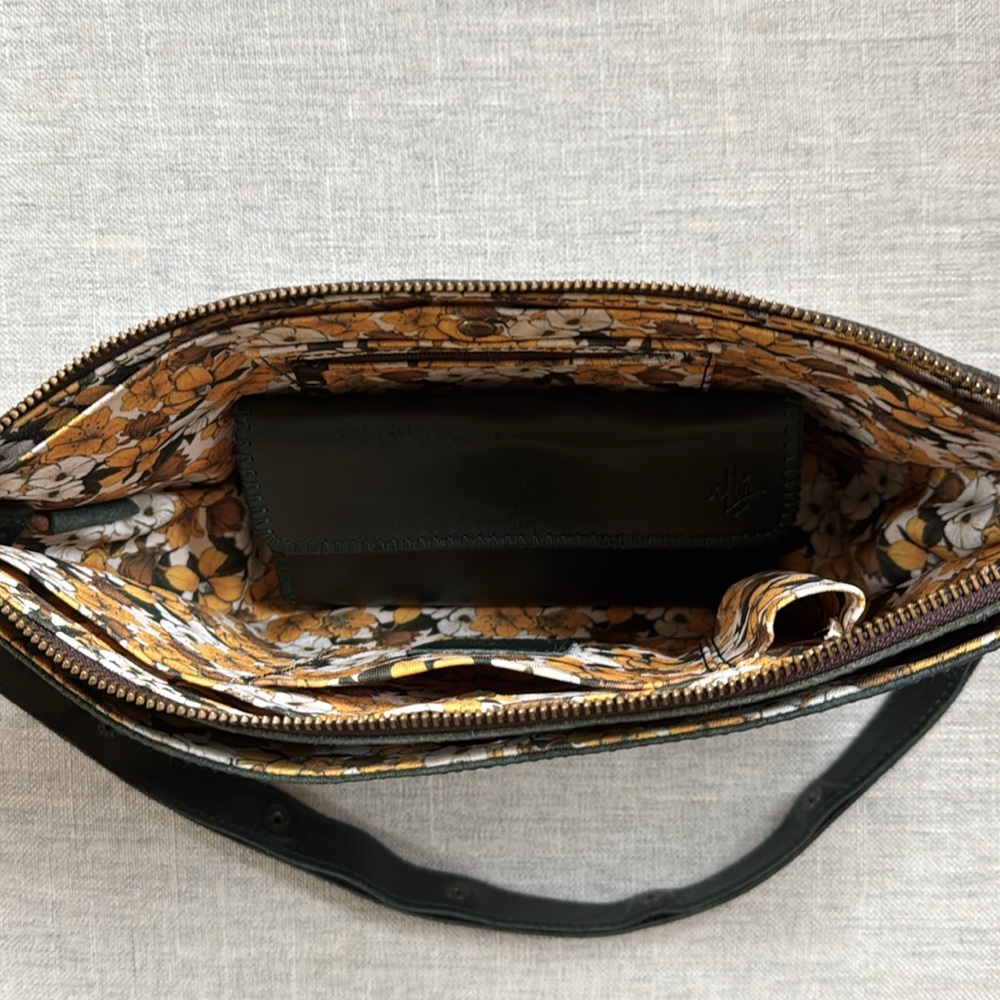 NEW Forest Green Queen Bee and Travel Wallet - Picture 5 of 13